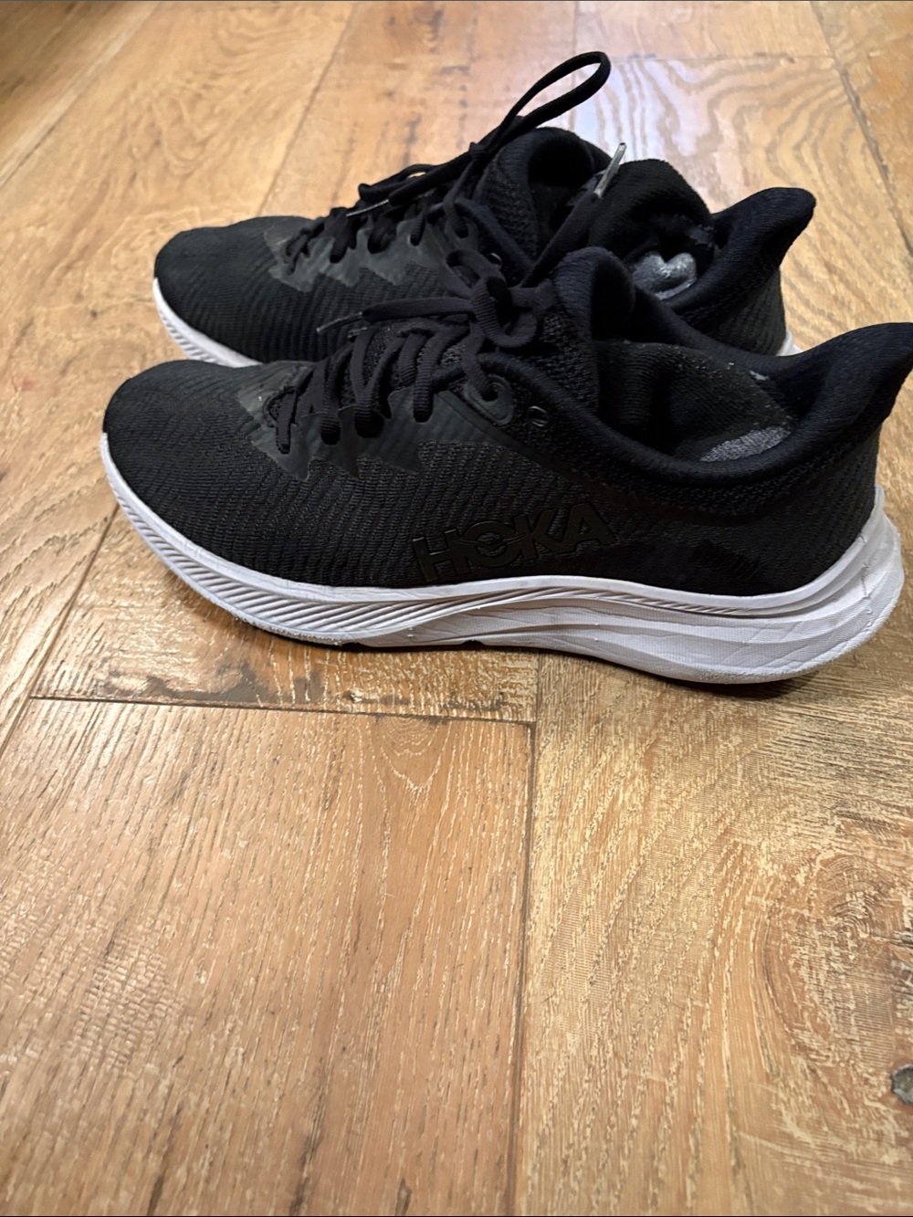 Hoka OneOne Black and White Athletic Running Sneakers. 10.5D / M solimar 1123074